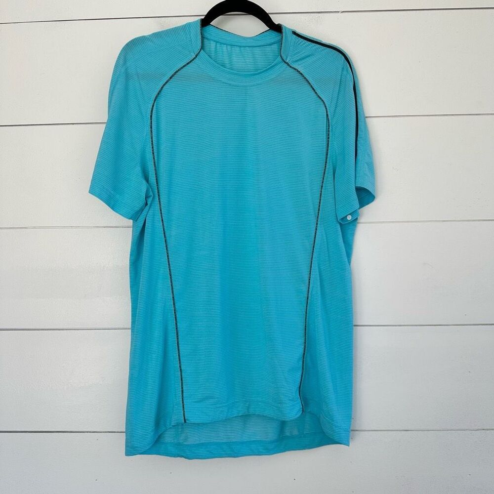Lululemon Men’s Blue Large Workout Tee Shirt